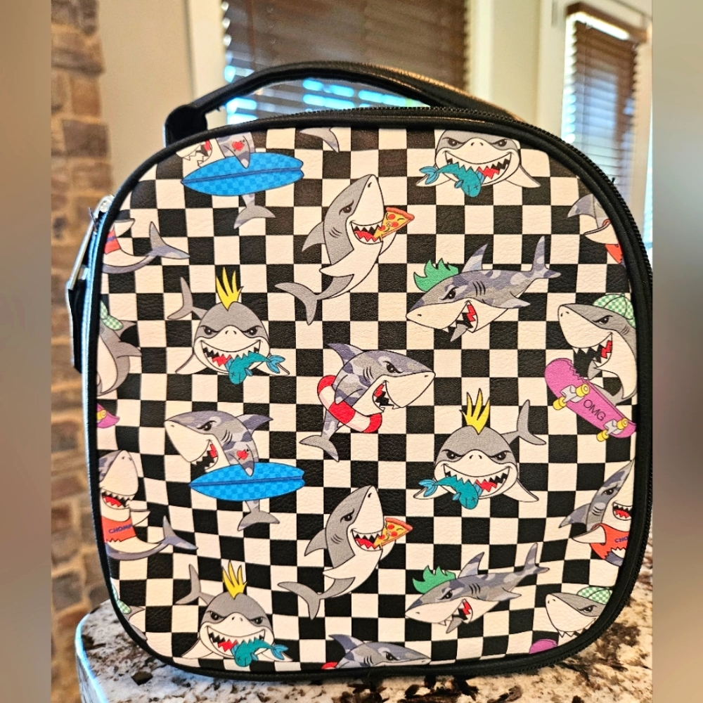 OMG ACCESSORIES Kids Checkerboard Shark Lunch Bag